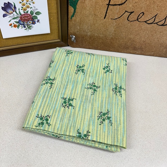 Vintage Fabric Material Textiles Floral Green Pink Blue Yellow Green Floral Blue - Picture 1 of 5